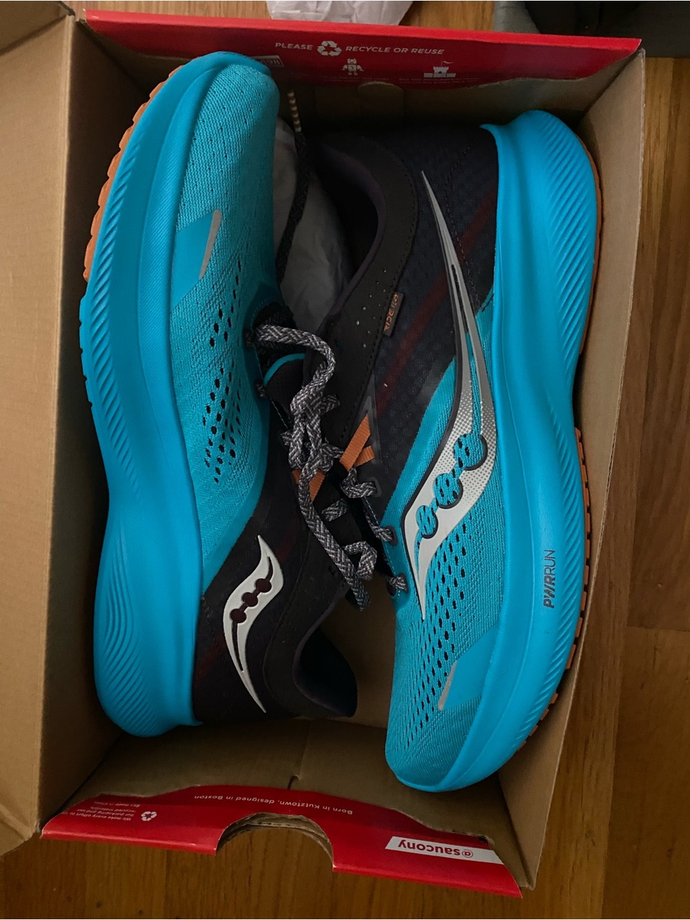 Saucony Men’s Light Blue and Black PWRRUN Running Shoes